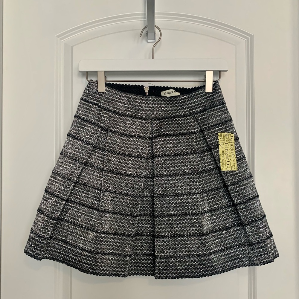 NWT Ginger G Pleated Skirt Sz L